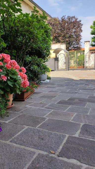 Prestigioso Appartamento Di 70Mq Vicino Milano Legnano Kültér fotó